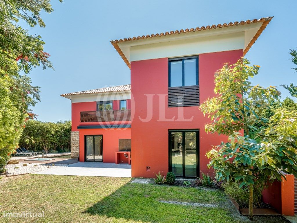 3 bedrooms House in Cascais, Portugal No. 139598