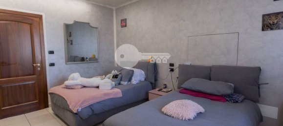 Villa de 4 dormitorios en Ghedi, Italy No. 211664 41