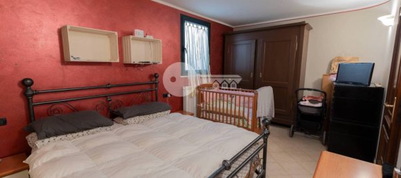 Villa de 4 dormitorios en Ghedi, Italy No. 211664 12