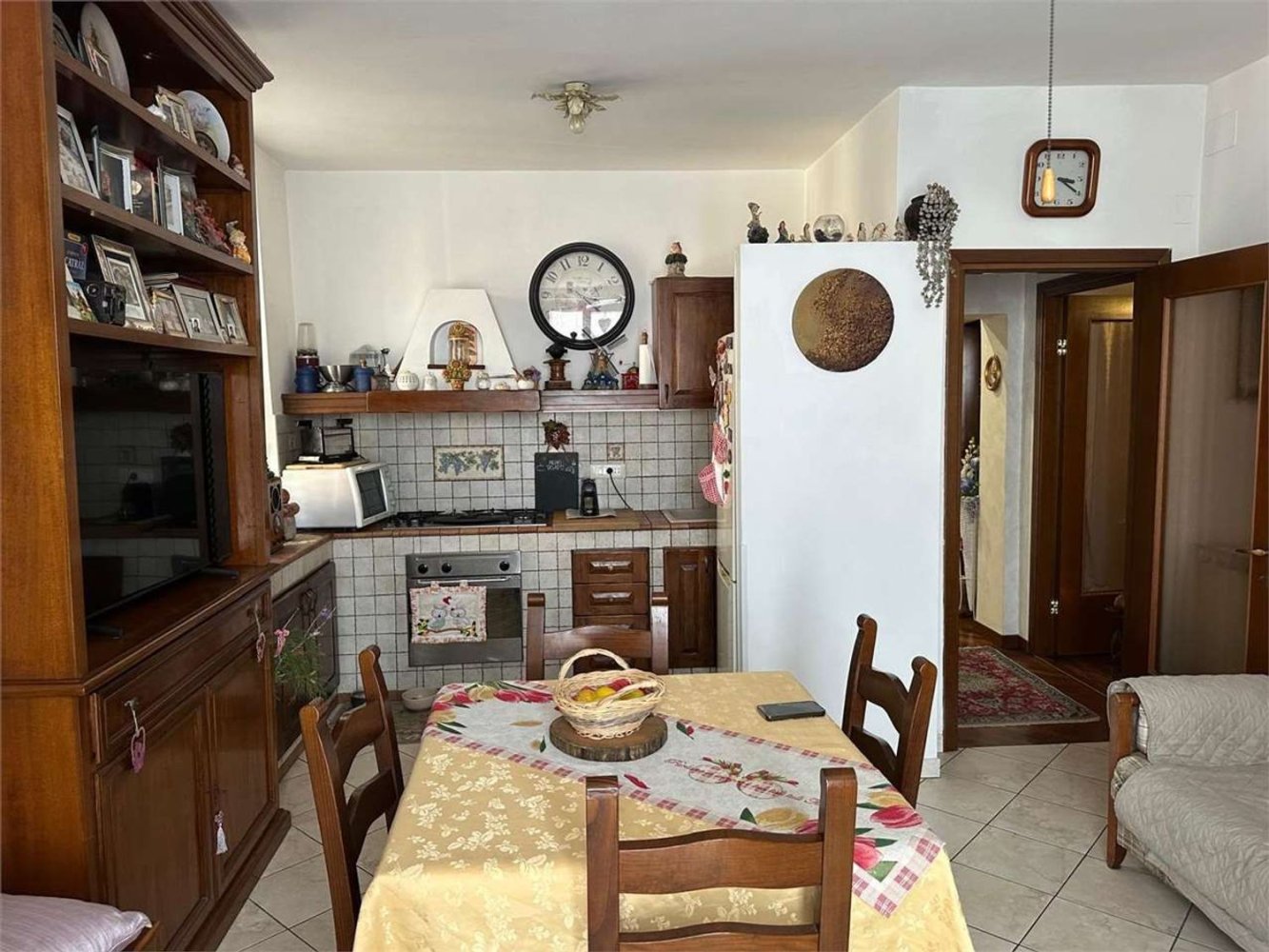 4غرفة شقة في Monterotondo, Italy رقم 8732