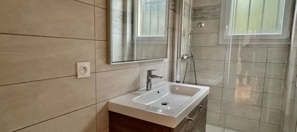 Apartamento de 2 dormitorios en Colombes, France No. 189195 2