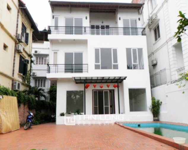 4 Schlafzimmer Villa in Tay Ho, Vietnam, Nr. 2742