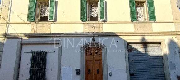 Вилла с 4 комнатами в Винчи, Италия № 233983 2