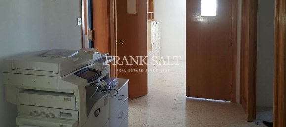 Офис 15м² в Та-Шбиш, Мальта № 12043 6