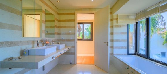 6 bedrooms House in Marbella, Spain No. 89713 9