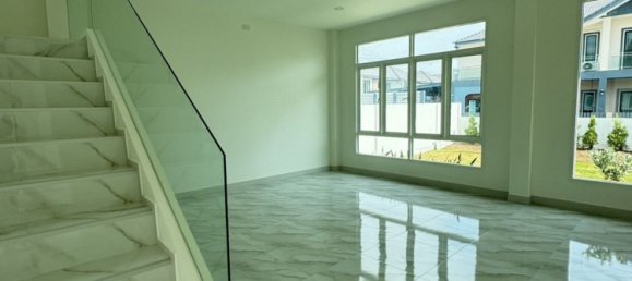 Дом с 5 спальнями в Сан-Сай, Таиланд № 70585 4