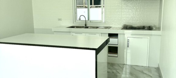 Дом с 5 спальнями в Сан-Сай, Таиланд № 70585 7