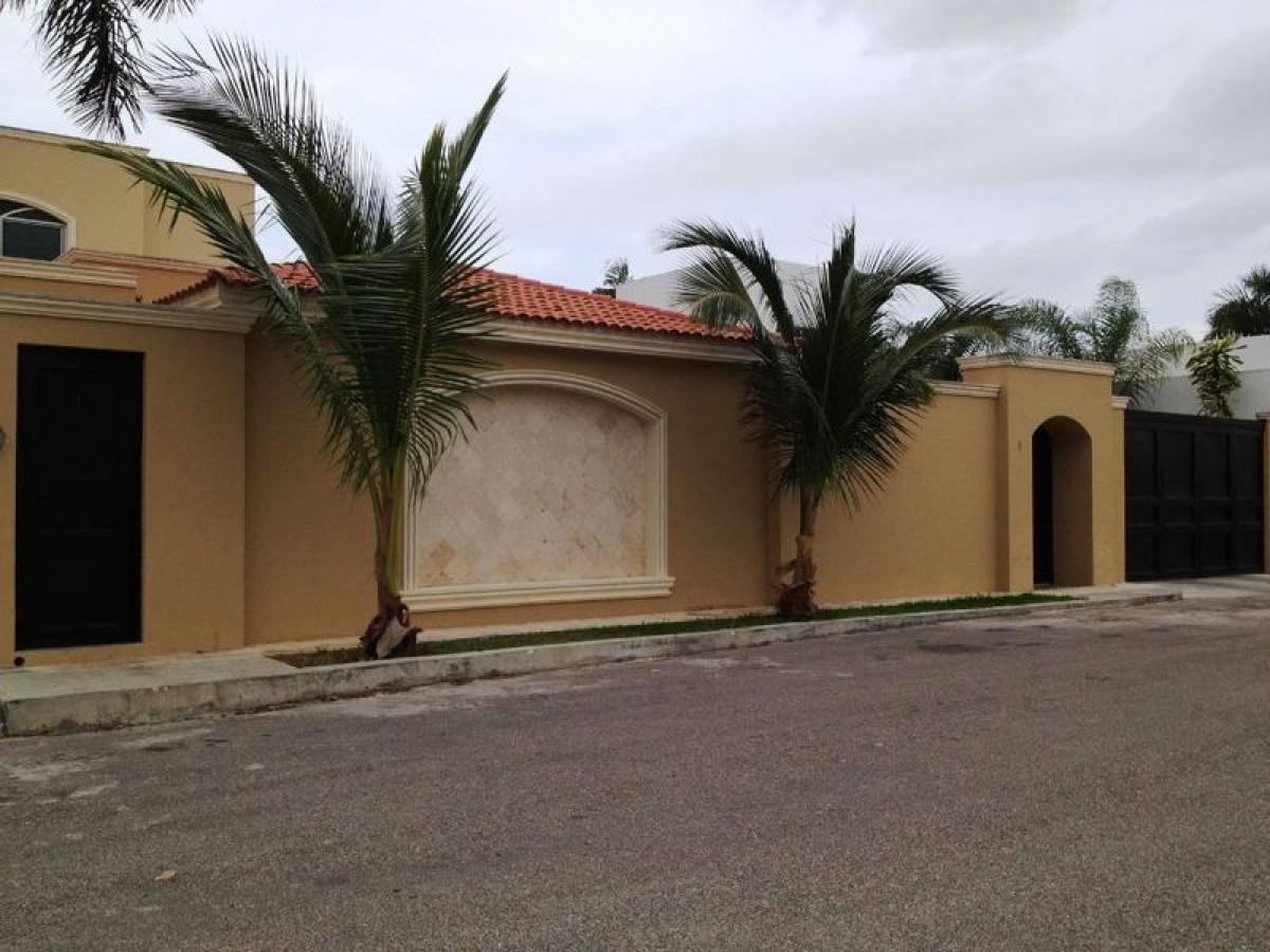 Casa de 4 dormitorios en Mérida, Mexico No. 171949