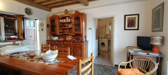 5 rooms House in Fivizzano, Italy No. 90045 4