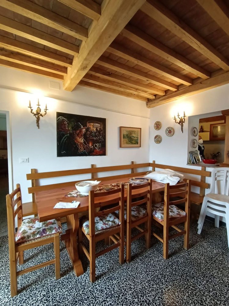 5 rooms House in Fivizzano, Italy No. 90045