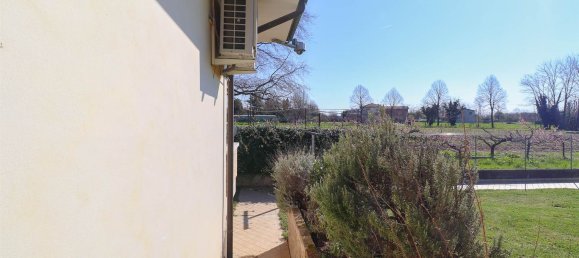 Casa de 8 habitaciónes en Gruaro, Italy No. 58961 24