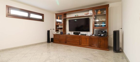 Casa de 8 habitaciónes en Gruaro, Italy No. 58961 21