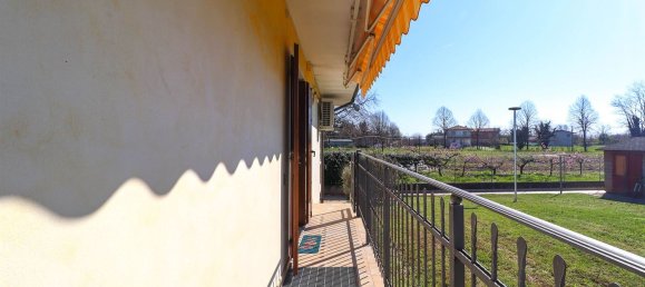 Casa de 8 habitaciónes en Gruaro, Italy No. 58961 23