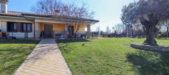 Casa de 8 habitaciónes en Gruaro, Italy No. 58961 2