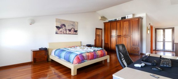 Casa de 8 habitaciónes en Gruaro, Italy No. 58961 16