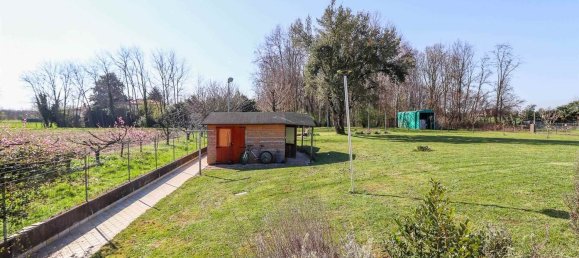 Casa de 8 habitaciónes en Gruaro, Italy No. 58961 22