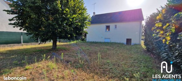 3 chambres Maison à Cléry-Saint-André, France No. 93063 11