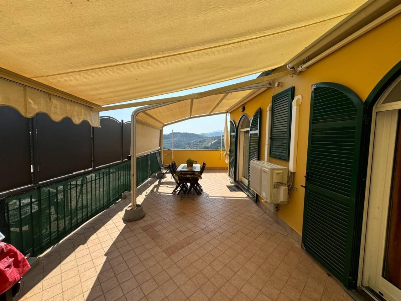 3-salle Appartement à Pompeiana, Italy No. 142271