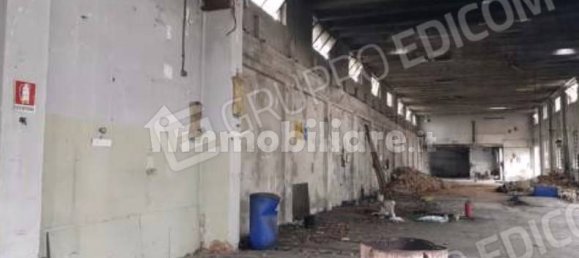 1-salle Entrepôt à Busto Garolfo, Italy No. 303040 6