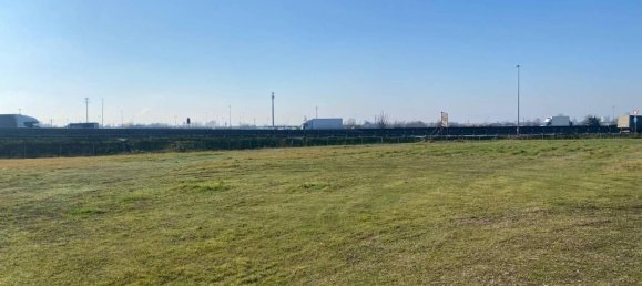 14000m² Land in Piacenza, Italy No. 28990 3
