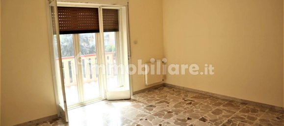 4 bedrooms Apartment in Catania, Italy No. 118104 3