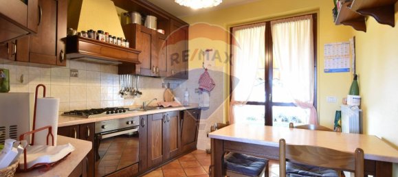 3 bedrooms Villa in Paruzzaro, Italy No. 327967 3