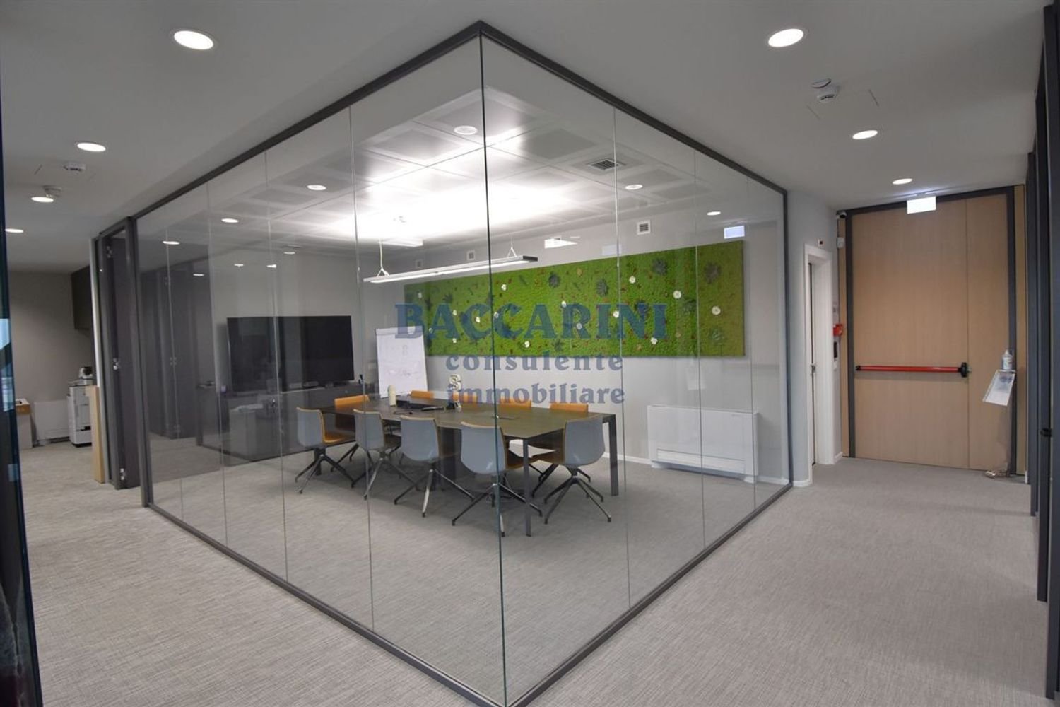 300m² Office in Imola, Italy No. 91339