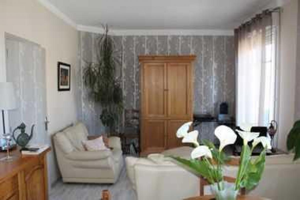 3 bedrooms Condo in Le Mans, France No. 27600
