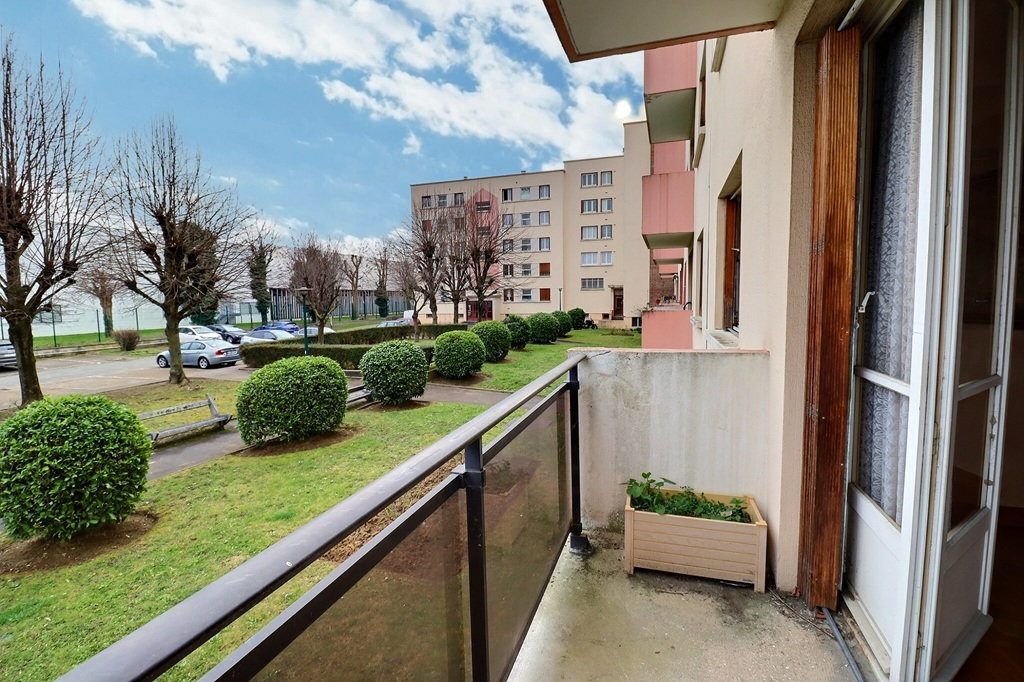 2 bedrooms Apartment in Vitry-sur-Seine, France No. 172053