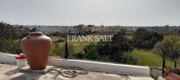 3 bedrooms Bungalow in Birzebbuga, Malta No. 6315 2