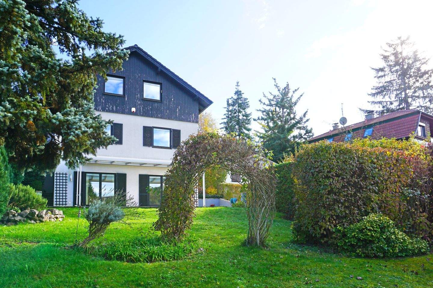 Дом с 5 комнатами в Пенцинг, Австрия № 46785