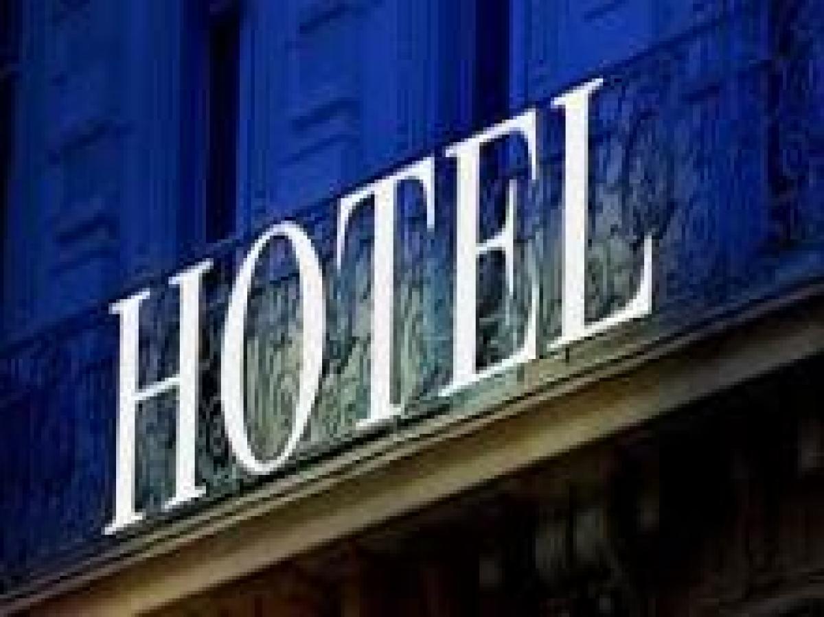 400m² Shop in Versailles, France No. 19195