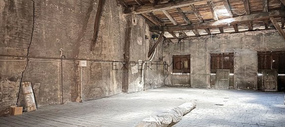 4 bedrooms House in Tournus, France No. 289993 9