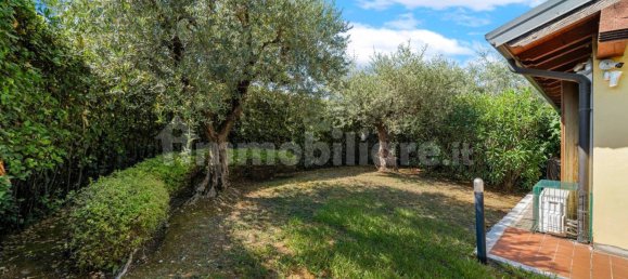 3 Schlafzimmer Villa in Lonato del Garda, Italy, Nr. 360393 8