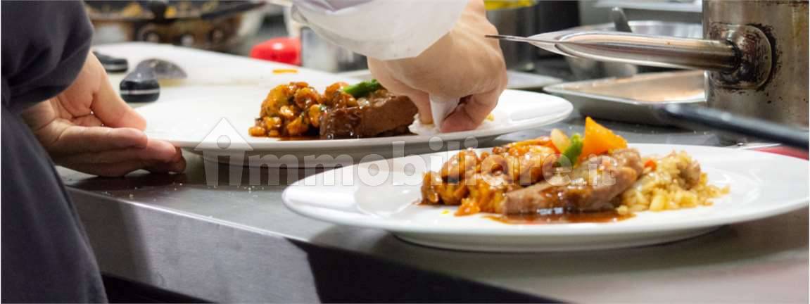 5-Zimmer Gewerbliche Immobilie in Lucca, Italy, Nr. 139692