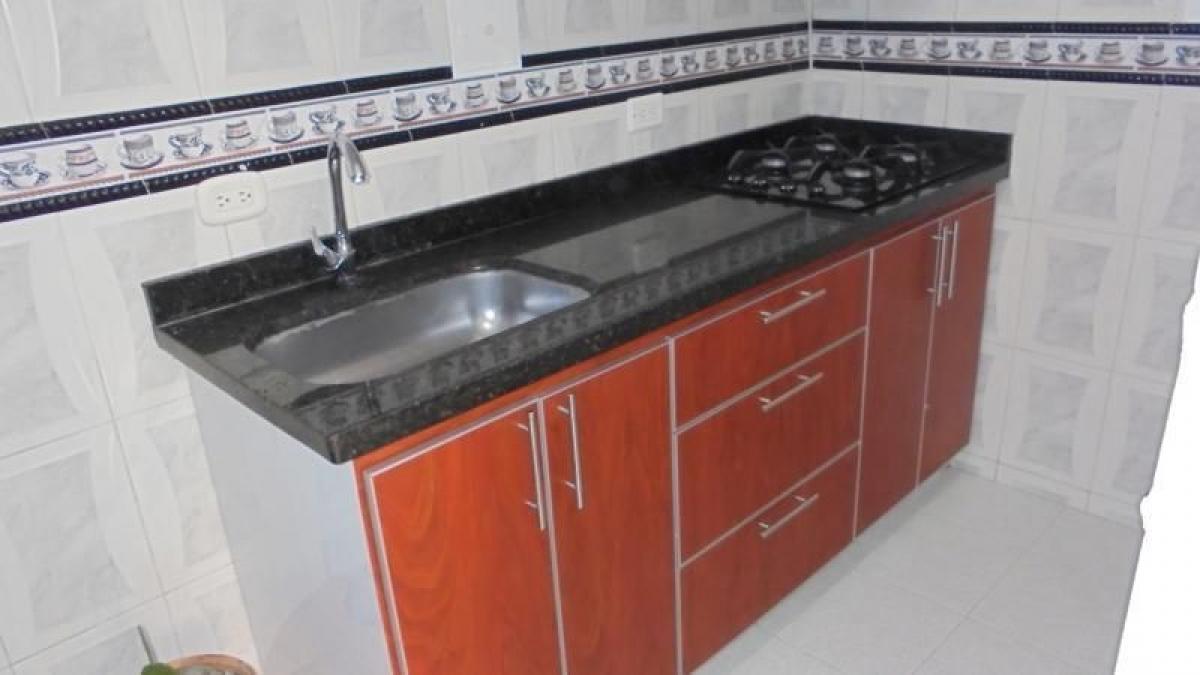 Дом с 3 спальнями в Богота, Колумбия № 12078