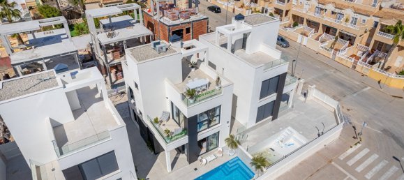 Villa T3 em Punta Prima, Spain N.º 9075 5