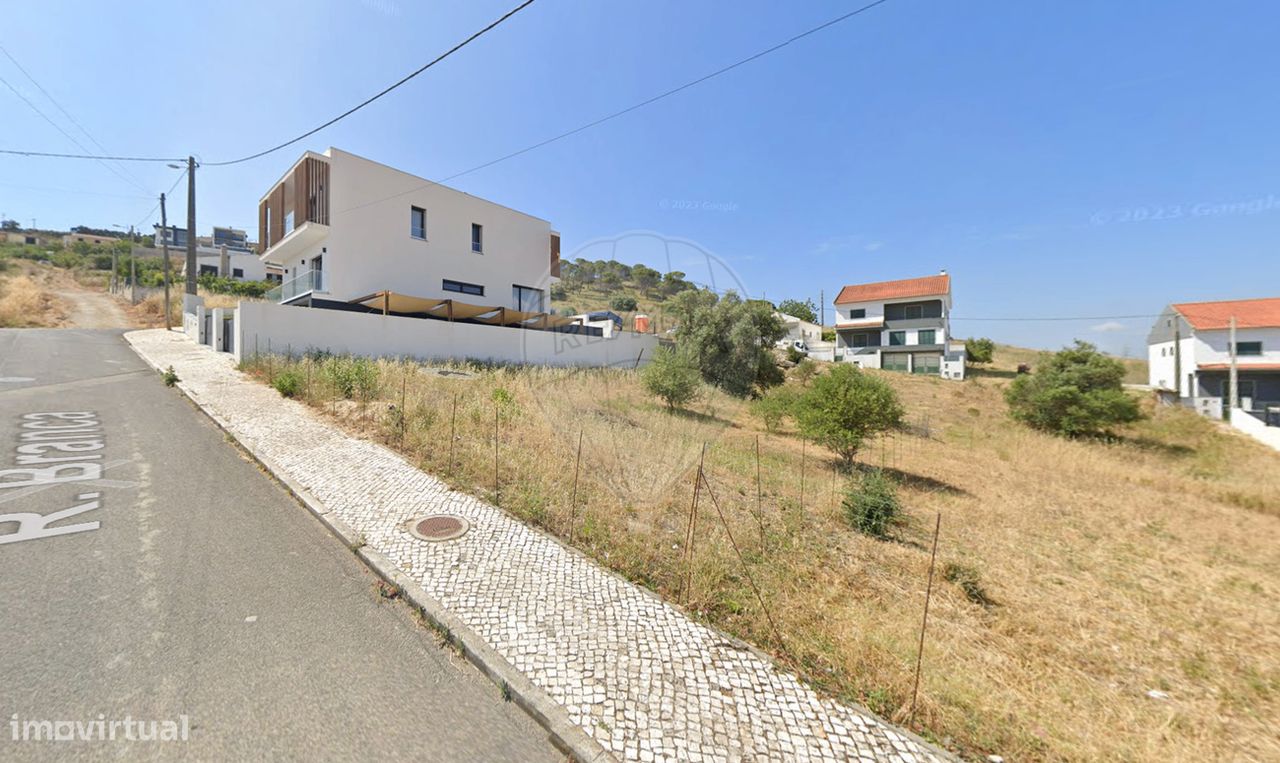 378m² Land in Vialonga, Portugal No. 201306