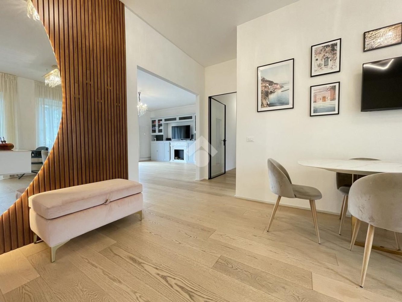 5 bedrooms Apartment in Arezzo, Italy No. 387634