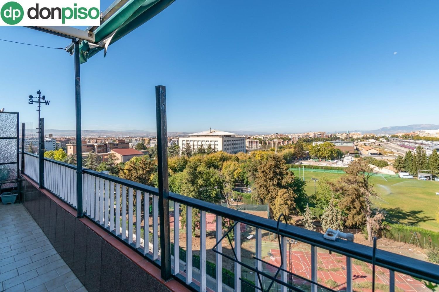 Apartamento de 3 dormitorios en Granada, Spain No. 143759