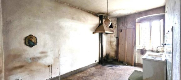 10 rooms House in Pistoia, Italy No. 41379 13