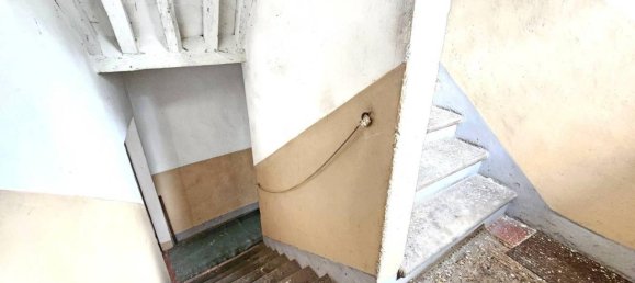 10 rooms House in Pistoia, Italy No. 41379 30