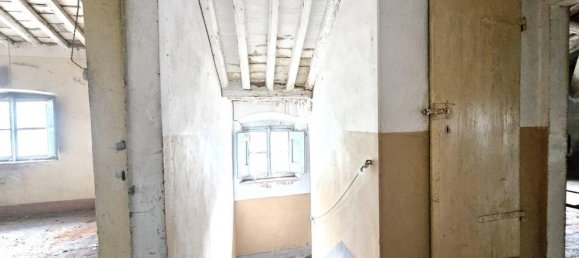 10 rooms House in Pistoia, Italy No. 41379 32