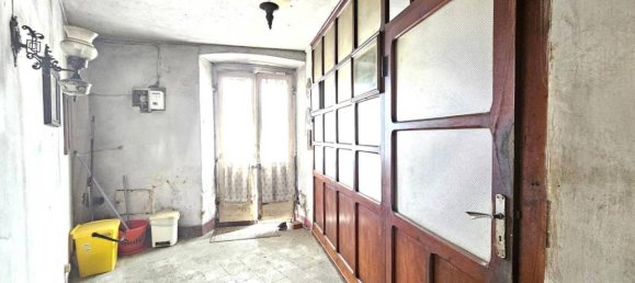 10 rooms House in Pistoia, Italy No. 41379 6