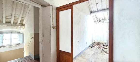 10 rooms House in Pistoia, Italy No. 41379 17