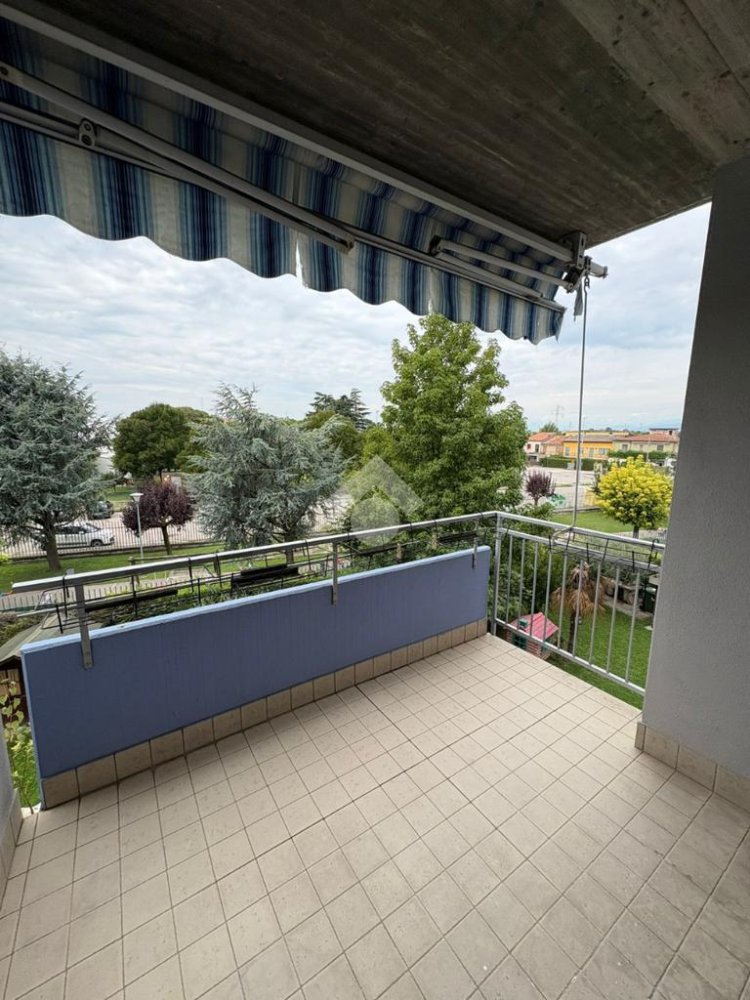 2 bedrooms Apartment in Verona, Italy No. 322200