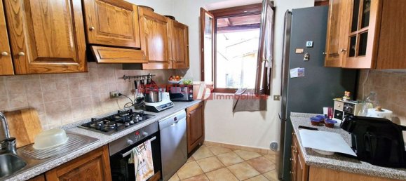 Дом с 5 комнатами в Лукка, Италия № 12292 12