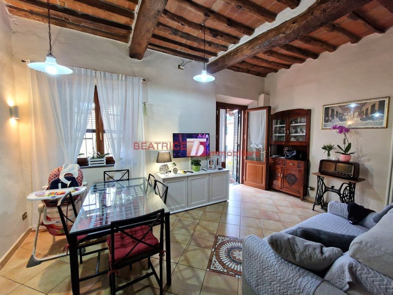 Дом с 5 комнатами в Лукка, Италия № 12292