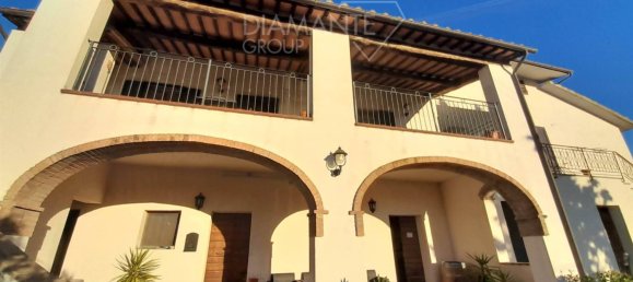 4 غرف نوم قلاع في Castel del Piano, Italy رقم 45622 41