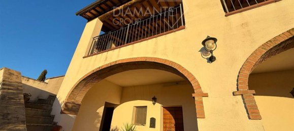 4 غرف نوم قلاع في Castel del Piano, Italy رقم 45622 44